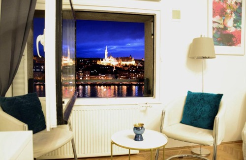 Belvaros - Lipotvaros Apartment | Castle and Danube Panorama