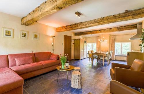 Aywaille House | Castle Apartment Aywaille near River Amblève