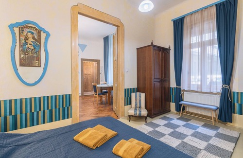 Palace District Apartment | Castle district apartman, next fisherman's bastion, and the historical places.