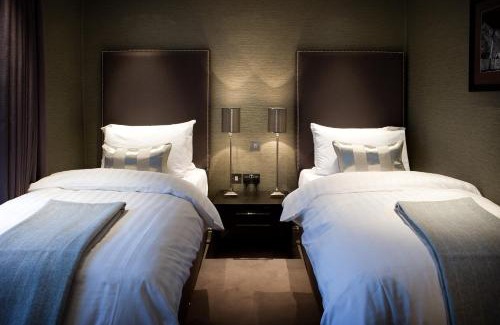 Lincoln Hotel | Castle Hotel & Apartments