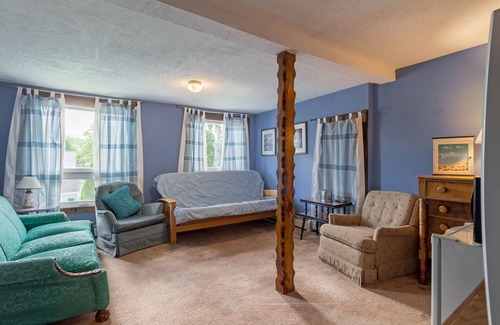 Weirs Beach House | Castle Rest - At The Center Of Weirs Beach