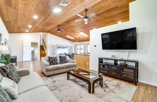 Oak Creek House | Castle Rock Views Sedona Retreat with Hot Tub!