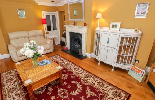 Kidwelly House | Castle School House