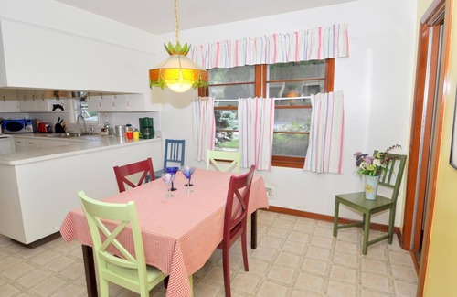 Berkeley Springs House | Castle View - A Rancher With a View!