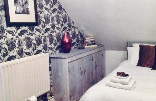 Lincoln House | Castle View Cottage
