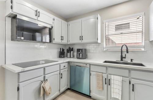 Missouri City House | Castleview Retreat 4BR Comfort Near Med Center & NRG