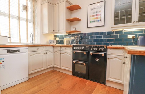 Skipton Cottage | CASTLEWOOD COTTAGE, pet friendly, with open fire in Skipton