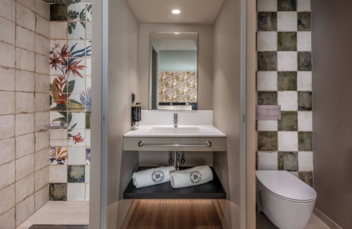 Omonia Hotel | Casual Kubic Athens Hotel