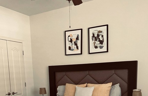 Biggs Field Apartment | Casual minimalist & comfortable apartment