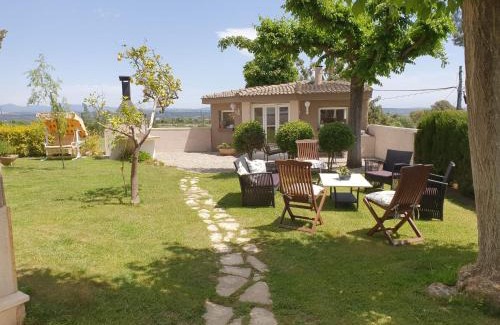 Alcover Villa | Catalunya Casas Close to Salou and just steps from the village!