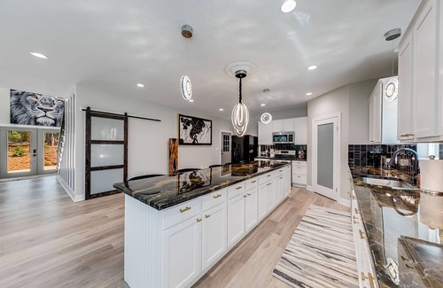 Helen House | Catalytic– Spacious Modern Luxury Retreat in Innsubruck Resort