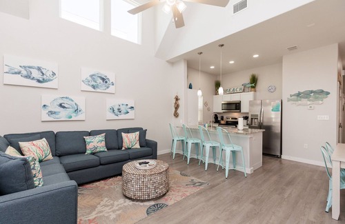 Corpus Christi House | Catch the Wave to Your Pet-Friendly Beachside Escape