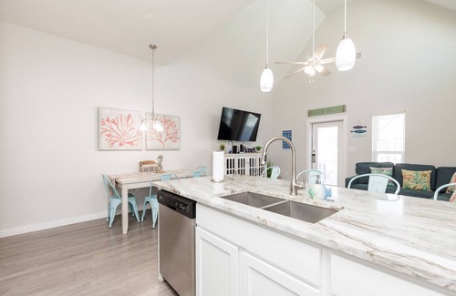 Corpus Christi House | Catch the Wave to Your Pet-Friendly Beachside Escape
