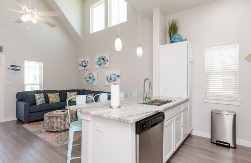 Corpus Christi House | Catch the Wave to Your Pet-Friendly Beachside Escape