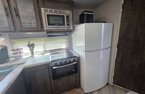 Rogers Bay House | Catchin` Rays Camper NTB