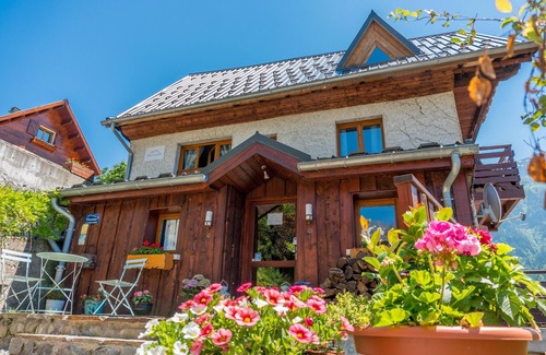 Vaujany Ski Chalet | Catered Chalet with breathtaking views