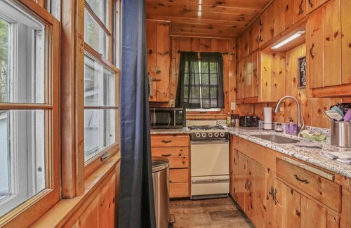 Eagle River Cabin | Catfish Lakeside Cottage