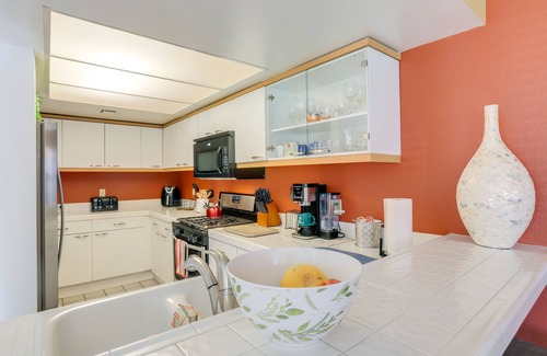 Cathedral City Condo | Cathedral City Condo w/Community Pools & Hot Tubs