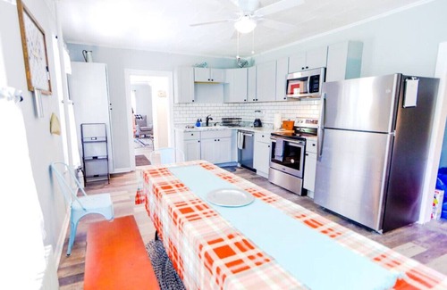 West Saugerties House | Catskill Mtn Farmhouse close to Woodstock