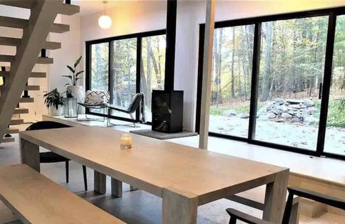 Accord Cabin | Catskills art studio turned modern loft in Accord