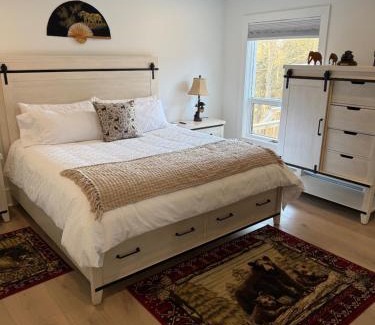 Jewett House | Catskills Mountain Retreat - Luxury Meets Serenity