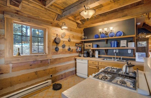 Florissant House | Cave Cabin |Hot Tub| Fire Pit | MTN Experience