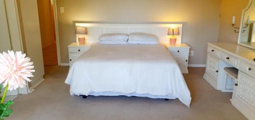 Ramsgate Beach House | Cavu - Sleeps 10 - Ideal Location!