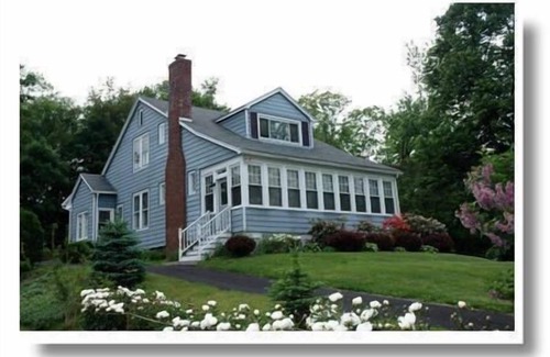 Seneca Falls House | Cayuga Lake House with Pool 5 bedroom 2 bath 2025 booking fast!