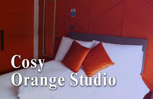 Peterborough Apartment | CB Stays - Peterborough Cosy Studios with Kitchenette and Ensuite