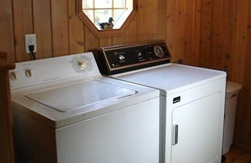 Gwinn Cottage | Cedar Bay Cottage - a Lakefront Log Cottage in a Secluded Wilderness Setting