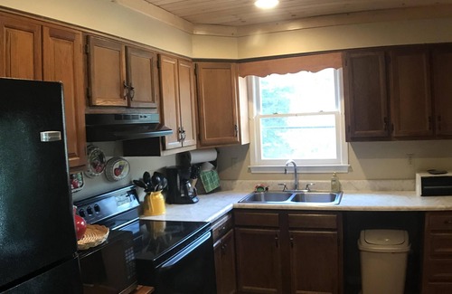 Luray Cabin | Cedar Breeze~Cozy Cabin Getaway~Hot Tub, River Access, Fishing, Hiking,& Mt View