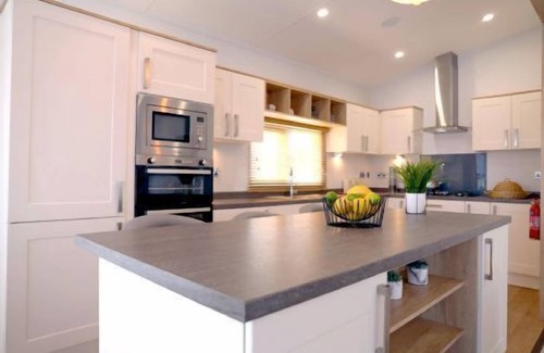 Swarland Cottage | Cedar Hot Tub Lodge - 2 large Bedrooms, ensuite Shower Room, Luxury Living Space