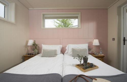 Cheddar Ski Chalet | Cedar Lodge, Strawberryfield Park