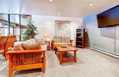 Frisco Apartment | Cedar Lodge Studio