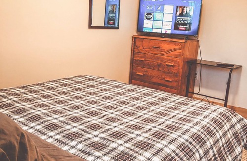 Long Pond Cabin | Cedar Log Cabin in Pocono. Family friendly.