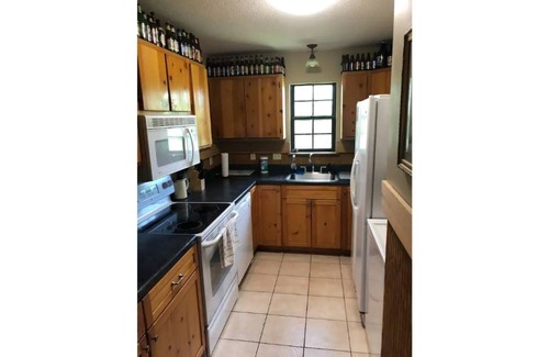 Biloxi Cottage | Cedarhaven - Waterfront Cottage