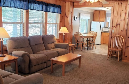 St Germain Cabin | Cedaroma Lodge Cabin #7 Little St Germain Lake Northern Wisconsin Cabin