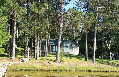 St Germain House | Cedaroma Lodge Lake Home Cabin #10