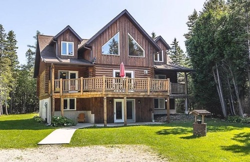 Northern Bruce Peninsula Ski Chalet | Cedars on Huron - A Chalet Retreat by Lake Huron