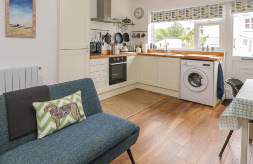 Llanllwchaiarn Apartment | Cei Bach