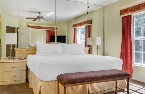 West Kissimmee Hotel | Celebration's Best-Kept Secret! Outdoor Pool, Full Kitchen, Free Shuttle!