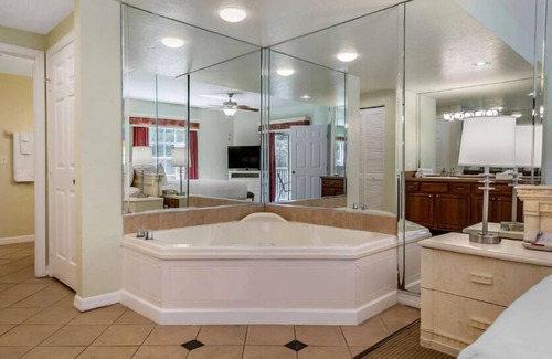 West Kissimmee Hotel | Celebration's Best-Kept Secret! Outdoor Pool, Full Kitchen, Free Shuttle!