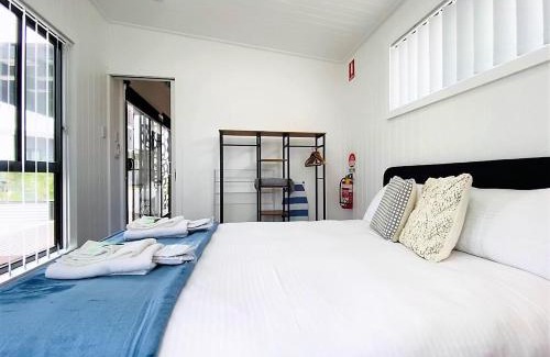 Grattai Cabin | Celestine - 1 Bed Cabin with Outdoor Bath - Kundalini Lodge