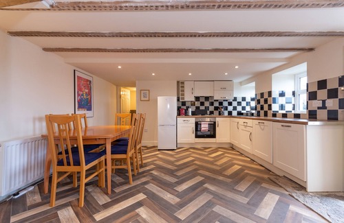 Cellardyke House | Cellardyke 3-Bed Cottage, Sleeps 6 by Seafront