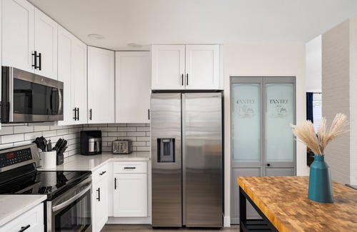 Englewood House | Centennial, Great Family&Group, 2 Ensuite BR, Fast WiFi, Arcade, Games, Fire Pit