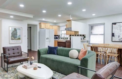 Midtown Village Apartment | Center City Gem - 4BR Near Rittenhouse & Old City