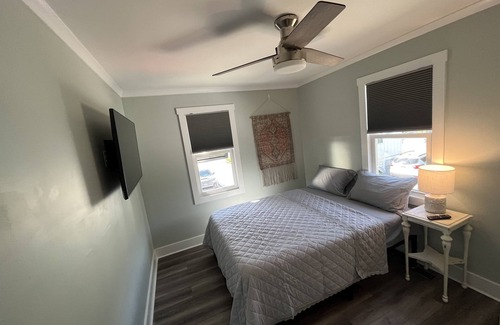 Wilmington House | Central 1940’s Wrightsville Bungalow, Renovated and Close to Beach/Downtown!!!
