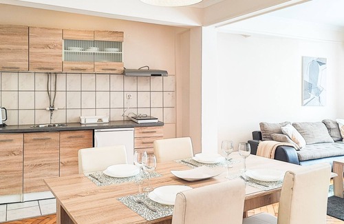 Novi Sad Apartment | Central 2 bedroom Apartment 65 sq m with Free Parking and Large Terrace