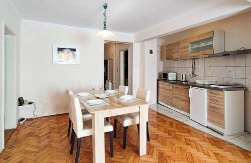 Novi Sad Apartment | Central 2 bedroom Apartment 65 sq m with Free Parking and Large Terrace