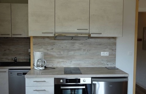 Les Gets Apartment | Central 2-Room Apartment - Sleeps 5 - Close to Slopes & Shops - Bright, Comfortable, with Garage